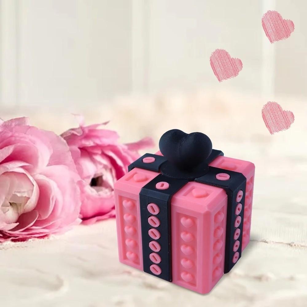 Funny Prank Screw Box Plastic Gift Storage Box Gag Joke Toy Heart Design Box  Party Supplies