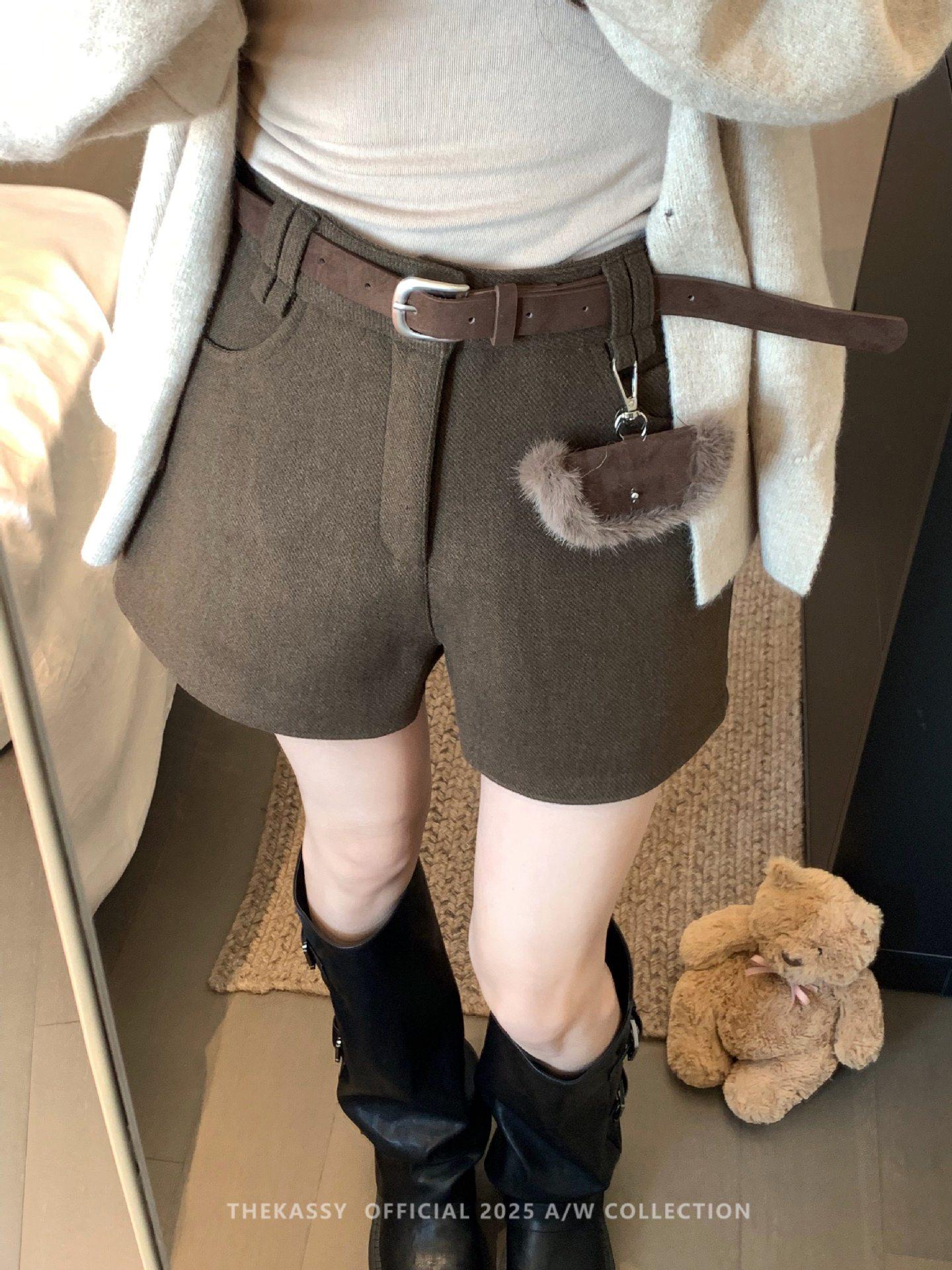 

Plus Size Korean Style Woolen Casual Shorts for Women - Spring/Autumn, High Waist, Straight Leg, Slimming A-line Pants. 4XL