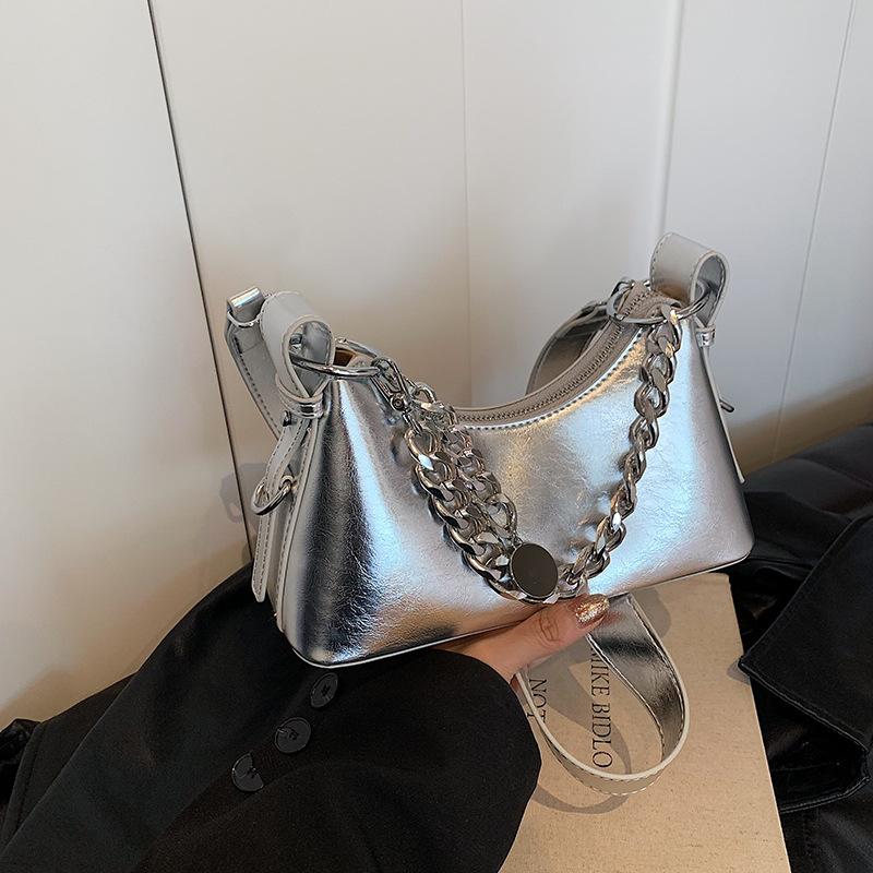 

Нишевая сумка-багет под мышкой женская 2025 новая высококлассная цепочная сумочка универсальная на одно плечо кроссбоди сумка-пельмень серебряный