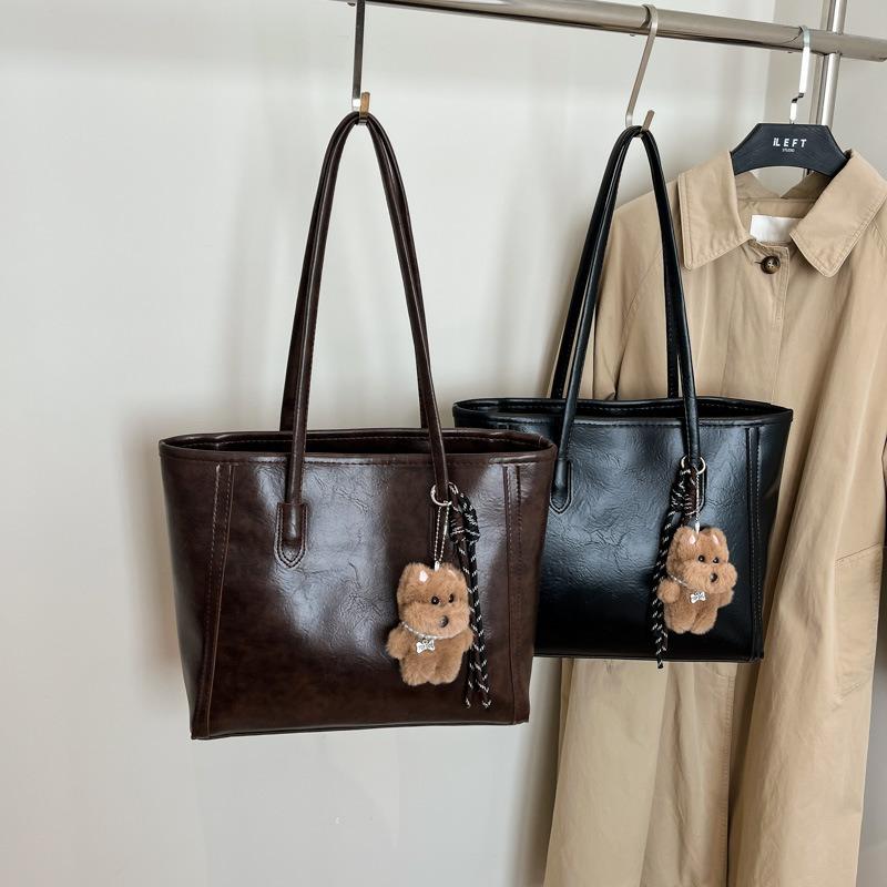 Large-capacity bag, daily work commute tote bag, new spring fashion versatile single shoulder armpit bag for women