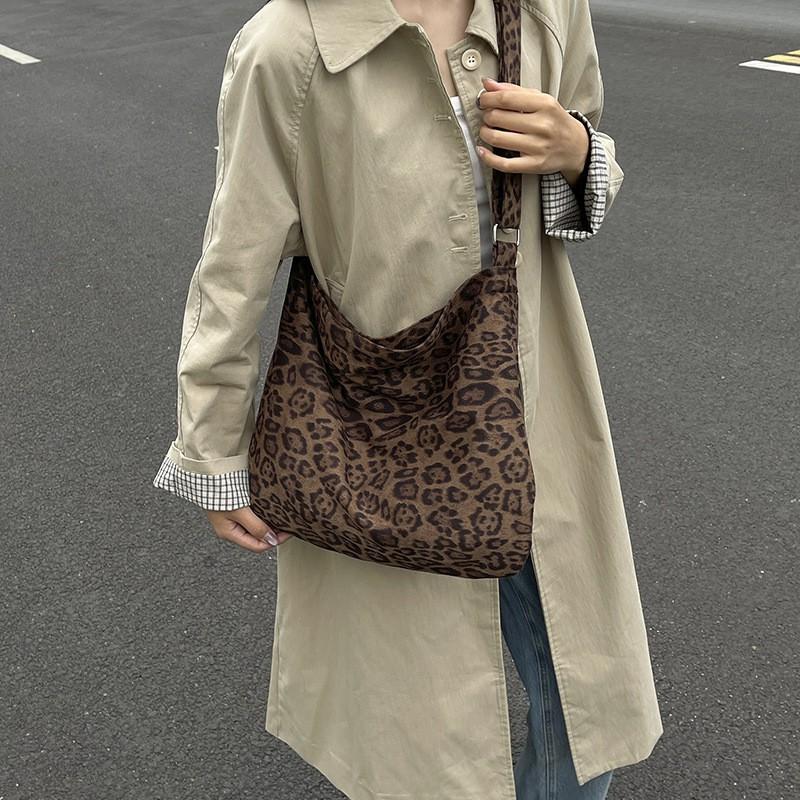 Stylish Leopard Print Tote Bag Women PU Leather Shoulder Crossbody With Zip Structured Design