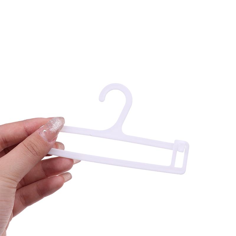 10ks/šarže Mini věšáky Doplňky pro panenky Skříň pro panenky Oblečení Domeček pro panenky