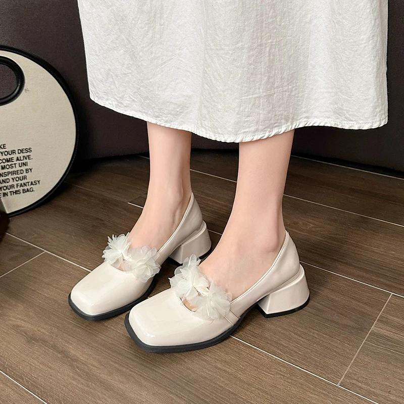Fashion Women's Coarse Heel Shoes Spring New Square Head Shallow Mouth Flower Soft Sole Anti-slip Wear-resistant Low-top Shoes