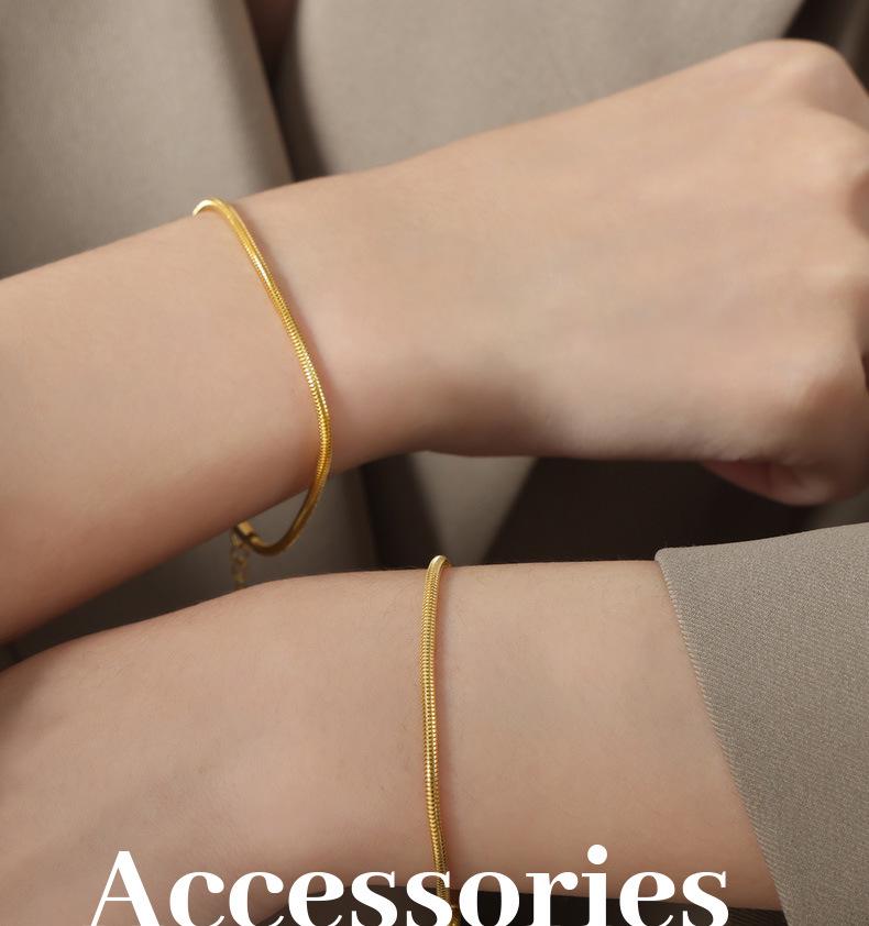 18K Gold Titanium Steel Versatile Bracelet for Women - Non-fading, Sweet Girl Chain