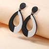 1 Pair of Elegant Round Earrings for Women, Paired with Creative Striped Splicing Oval Earrings, Suitable for Daily Wear and Holiday Gifts