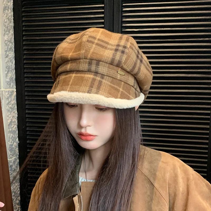 Autumn and Winter Vintage Plaid Plush Warm Octagonal Hat Versatile Beret, High-end Duck Tongue Painter Hat Hat for Women