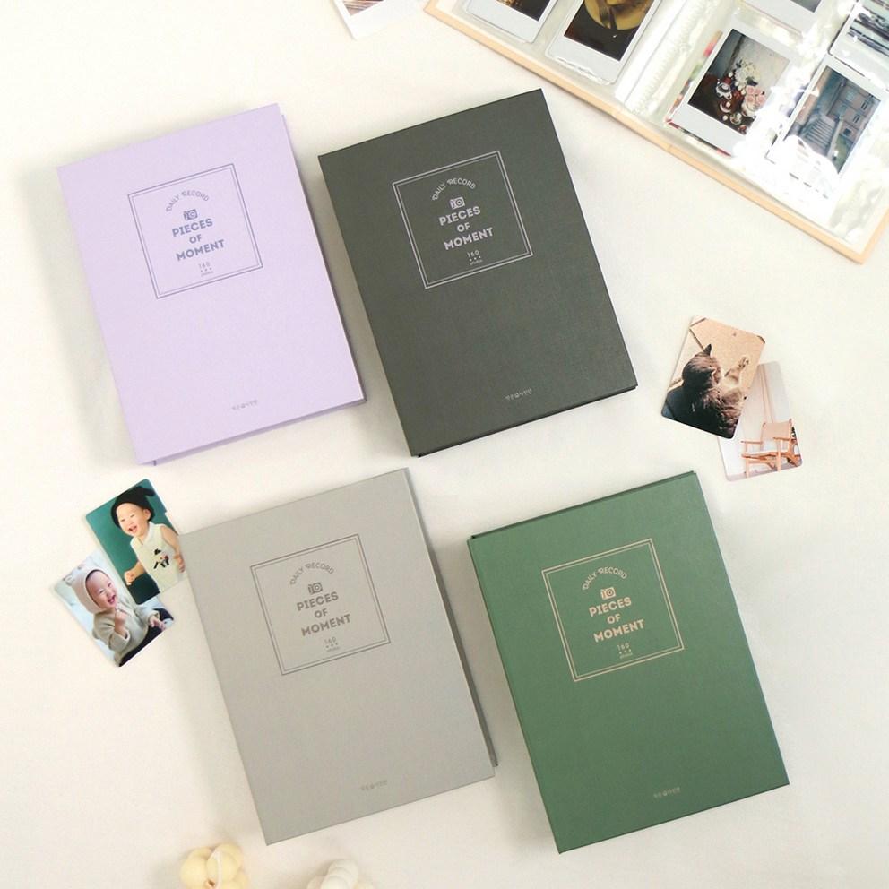 Small Photo Studio Polaroid Pocket Album