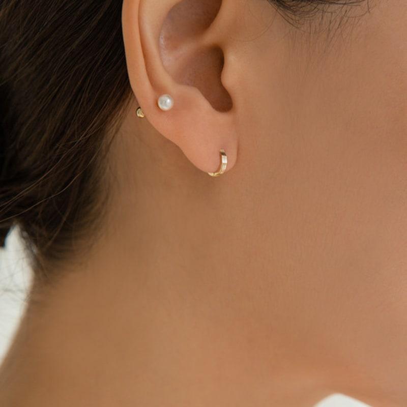 LUNNE 14k Square Cut One-Touch Earrings (14K Gold) #E01