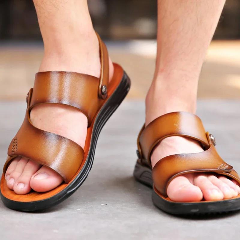 2024 nya sommarsandaler för män Sandaler för män Utomhusstrandtofflor Klassiska läderskor Sandalias De Hombre