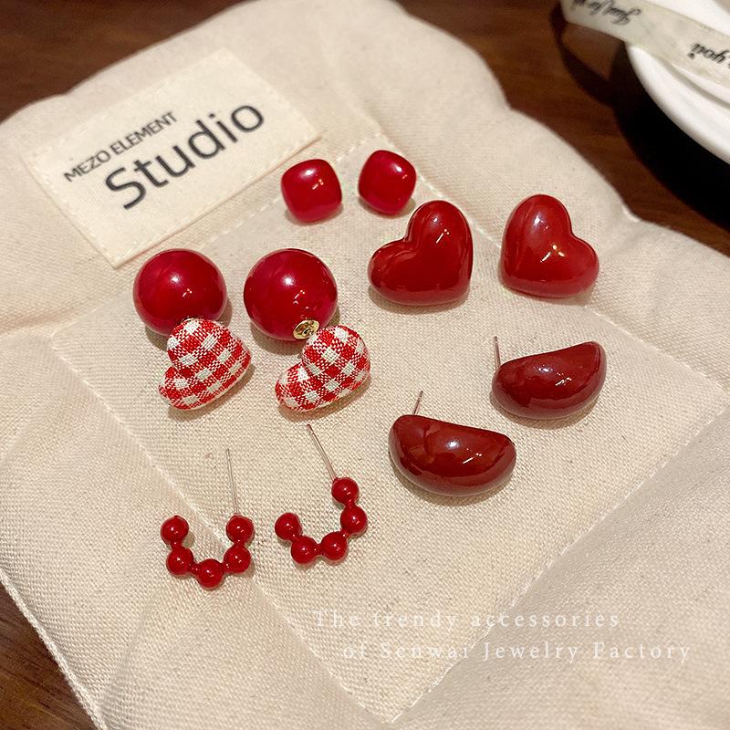 Geometric-shaped Earrings - Festive and Unique for The New Year, Suitable for Autumn and Winter, As An Accessory for The Ears.