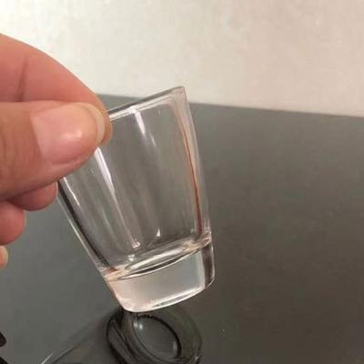 12 Stück Set 35ml Chinesischer Stil SGlas Transparentes Likör-Kelchglas Dickbodiger Schnapsbecher Spirituosen Wodka Tequila Gläser Party