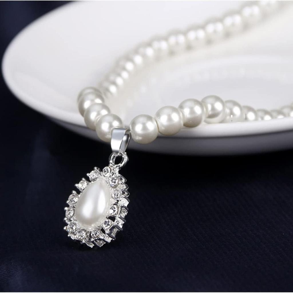 Fashion Pearl Necklace and Earrings Set , French Style Three - Piece Jewelry Set for Women , Light Design