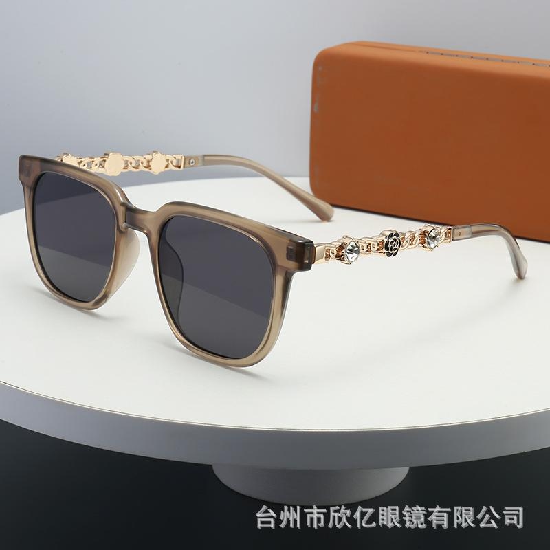 New retro camellia with diamonds, high-end sense small fragrant style women's sunglasses, anti-ultraviolet sunglasses tide