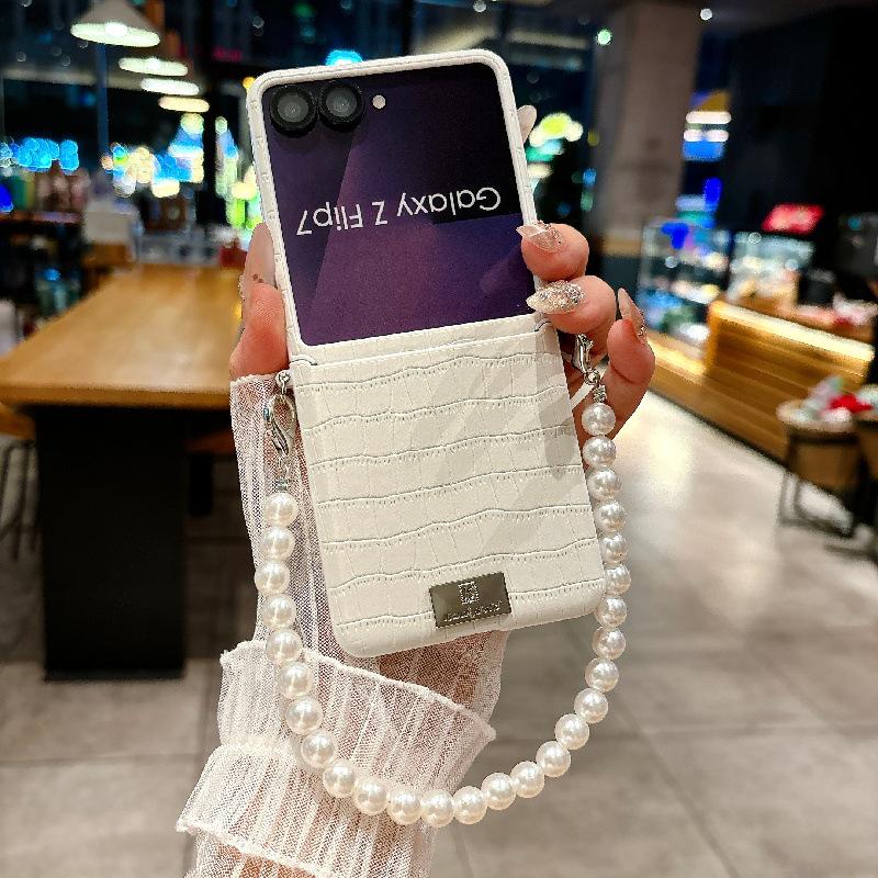 Samsung Z Flip7 Case - Crocodile Texture, Folding Screen, Pearl Bracelet, Scratch-Resistant, Hard Protection