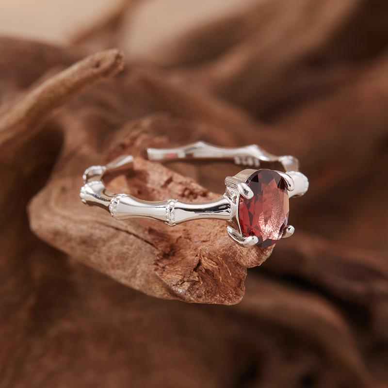 Temperament Light Luxury Colored Rhinestone Necklace Female, Sweet Cool Wind Metal Chain Choker Item Jewelry