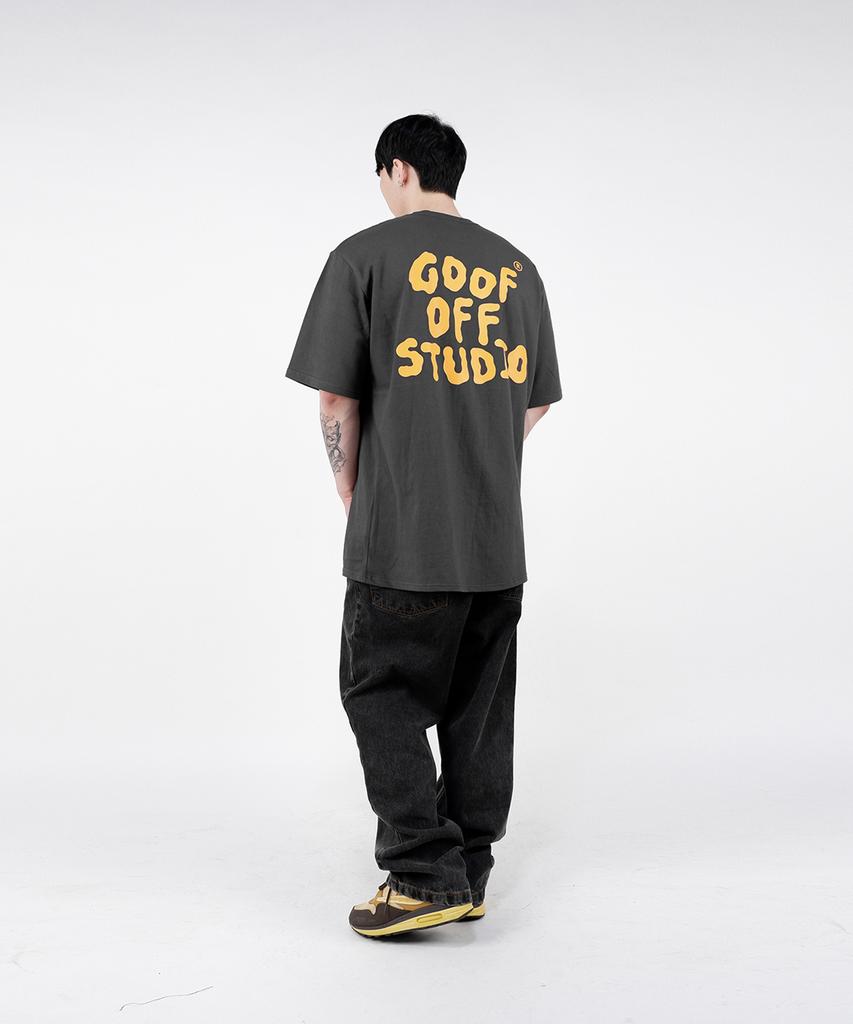 Gupeuopeuseutyudio Gofs Main Logo T-Shirt Charcoal