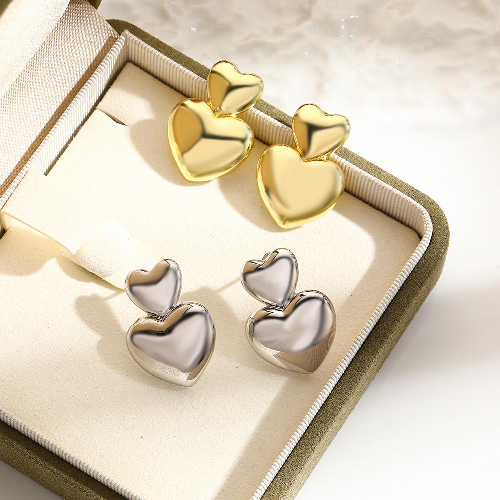 

Exaggerated Heart Stud Earrings - Minimalist Style for Women