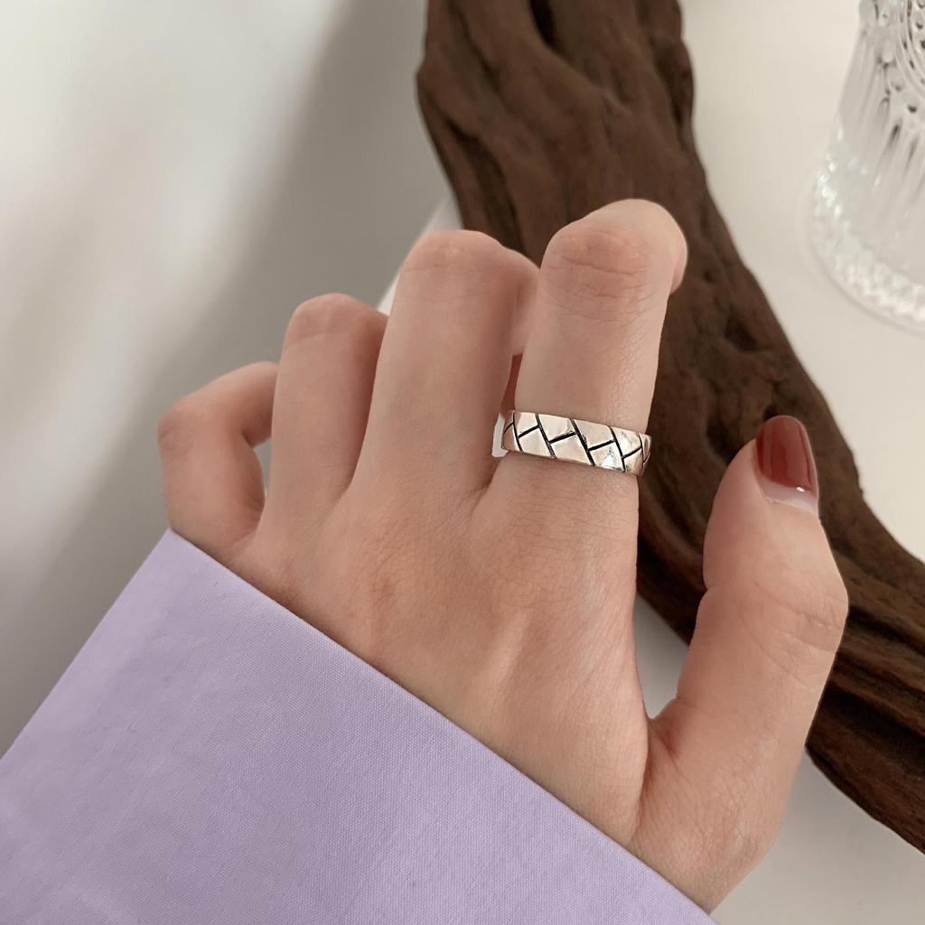 Heiß verkaufter Retro-Schlichter Ring mit Nischendesign, hochwertiger, leichter Luxus, vielseitiger offener Ring-Schmuck