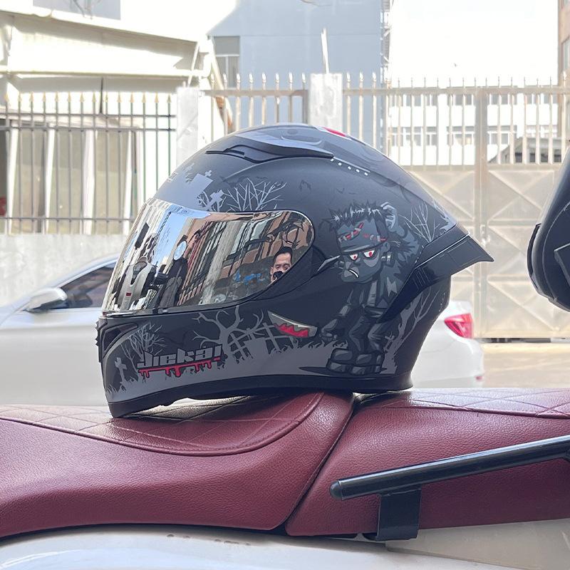 Motorcycle big tail helmet full helmet can be installed Bluetooth headset men's four seasons electric vehicle locomotive riding safety