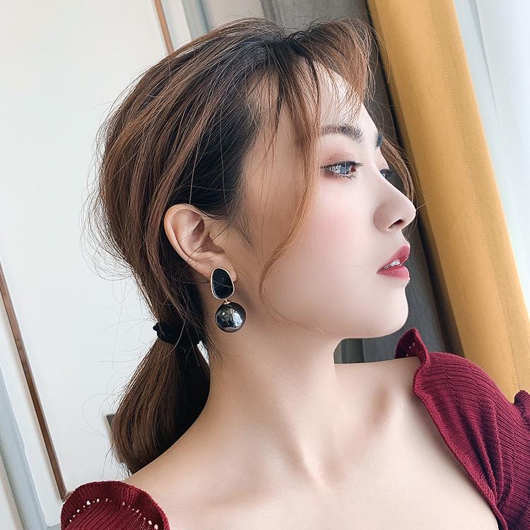 Fashion Pearl Earrings Modern Design Dangle Style with Smooth Round Pearl and Irregular Oval Top for Everyday and Special Occasions