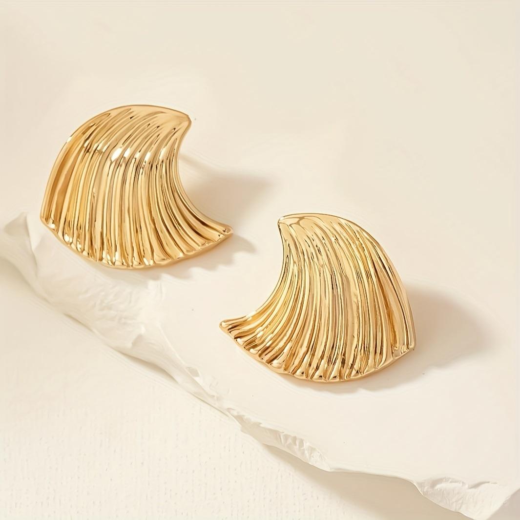 Персонализированные волны геометрические простые серьги ретро плиссированный дизайн темперамент легкая роскошь универсальные пусеты серьги женские