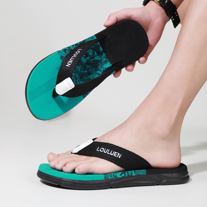 

New camouflage flip-flops men s summer non-slip pinch feet men s beach shoes outdoor sandals 45