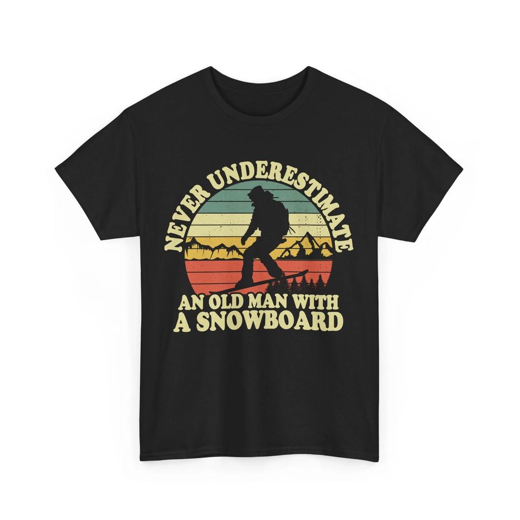 Snowboard-Shirt, Unterschätze niemals einen alten Mann mit einem Snowboard-Shirt