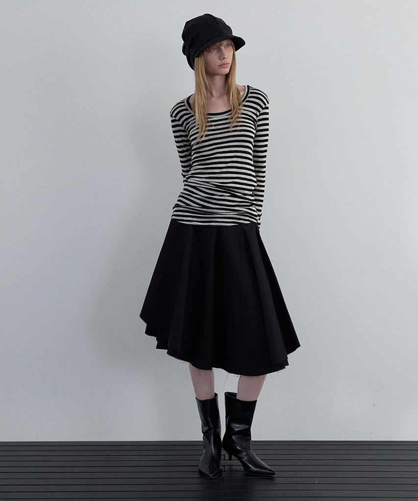 Unessin U-Neck Stripe T-Shirt