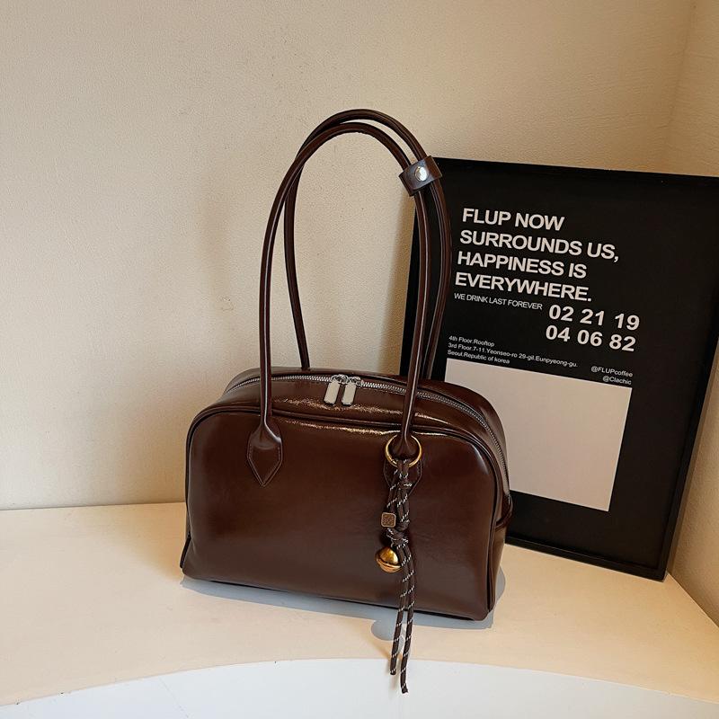 Autumn new retro fashion commuter underarm women's bag temperament personality large capacity portable tote bag