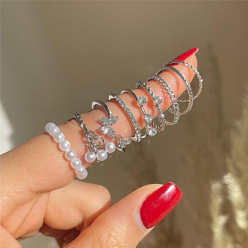 10-Piece Star and Moon, Heart, and Leaf Knuckle Ring Set - Creative Retro Women's Rings