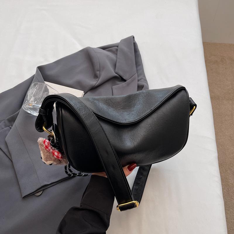 Сумка осенняя сумка-мессенджер новая ретро однотонная высокая ценность модная сумка-пельмень модная на плечо под мышку