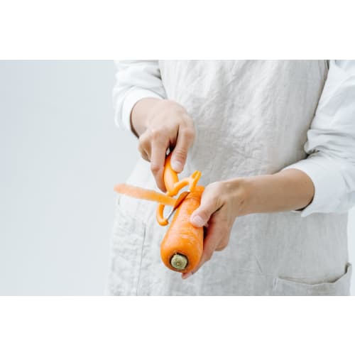 Suncraft Peeler, Made In Japan, Lightweight and Easy To Use, Peels Vegetables Easily, Orange, FC-108