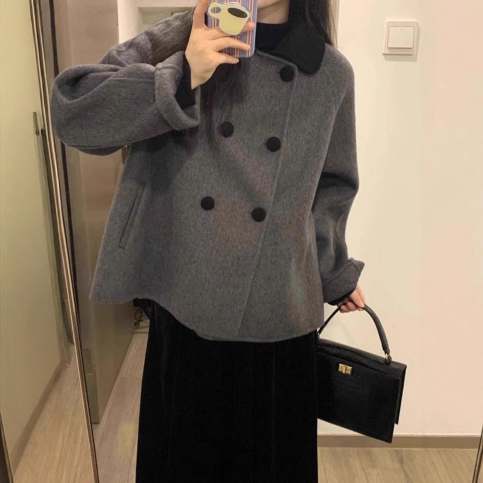 

Женское короткое шерстяное пальто глубокого серого цвета в стиле Хепберн - Коллекция Осень Зима 2025, Уникальный и элегантный дизайн XL глубокий/серый