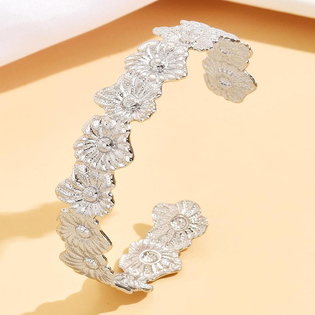 Vintage French Floral Open Flower Bracelet, 18K Gold Plated Stainless Steel Jewelry for Women