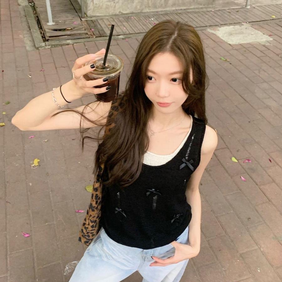 Women's Color-Block Bow Top: Slim Fit Summer Knit with Rolled Hem and Ripped Design