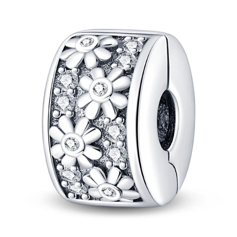 Charms Copper Four Leaf Clover Shape Pendant Charm Beads Fits 3Mm Bracelets Necklace Women Luxury Diy Jewelry Festival Gifts