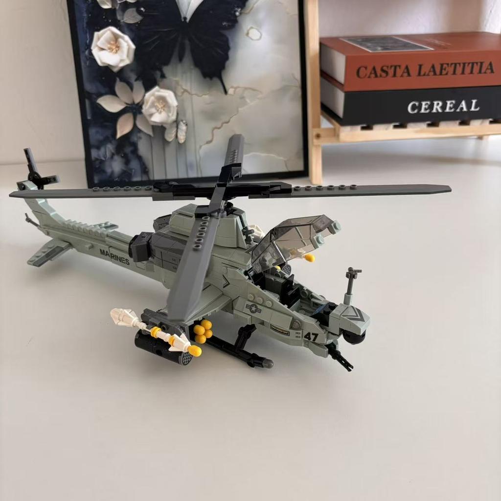 Helicopter Building Block Set, Diy Assembly Model, Doors Can Be Opened, Wings Can Be Rotated, Christmas, Halloween, And Birthday Surprise Gifts