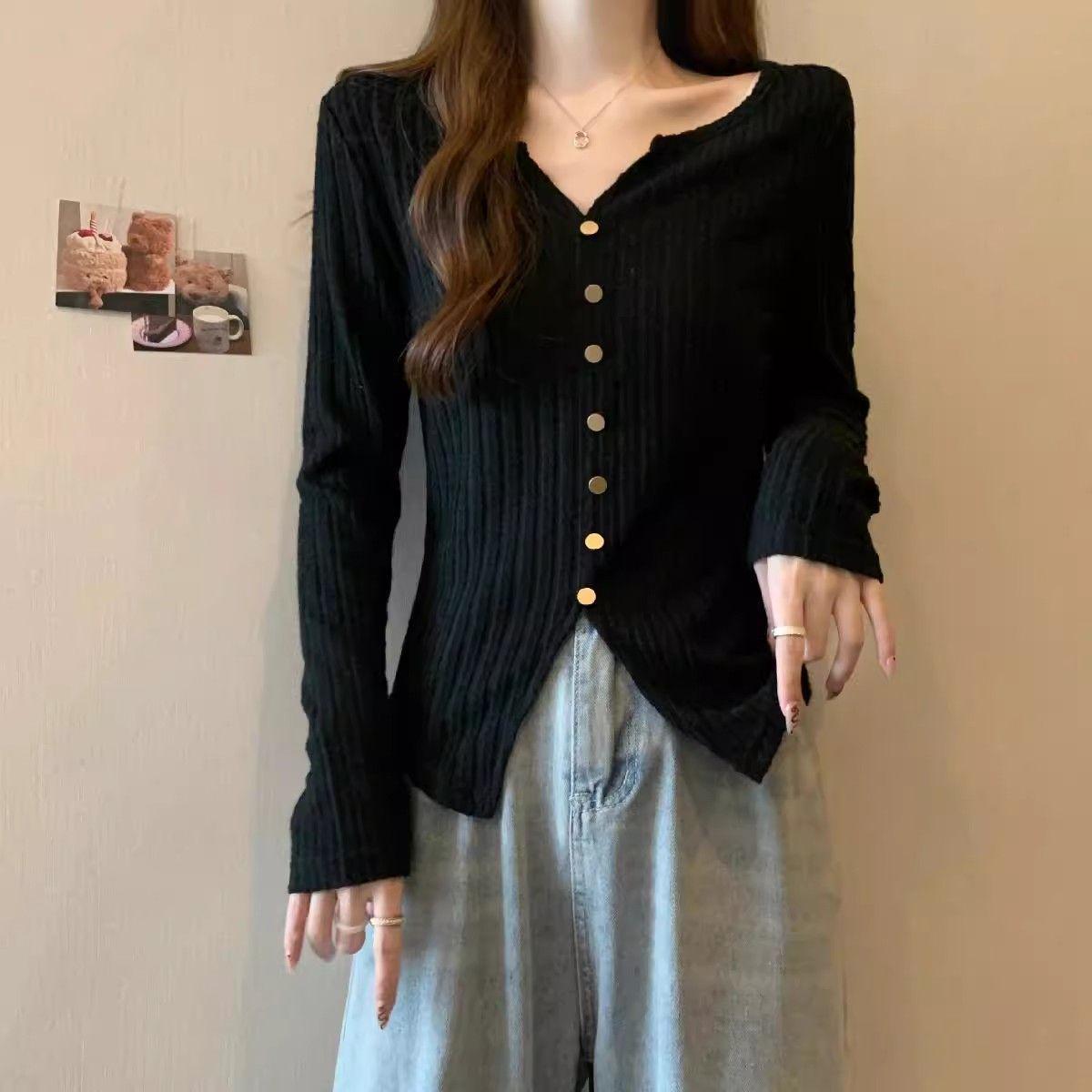 

Plus Size Ribbed V-Neck Long-Sleeve Women s Flattering Autumn/Winter Top L (101-120 lbs)