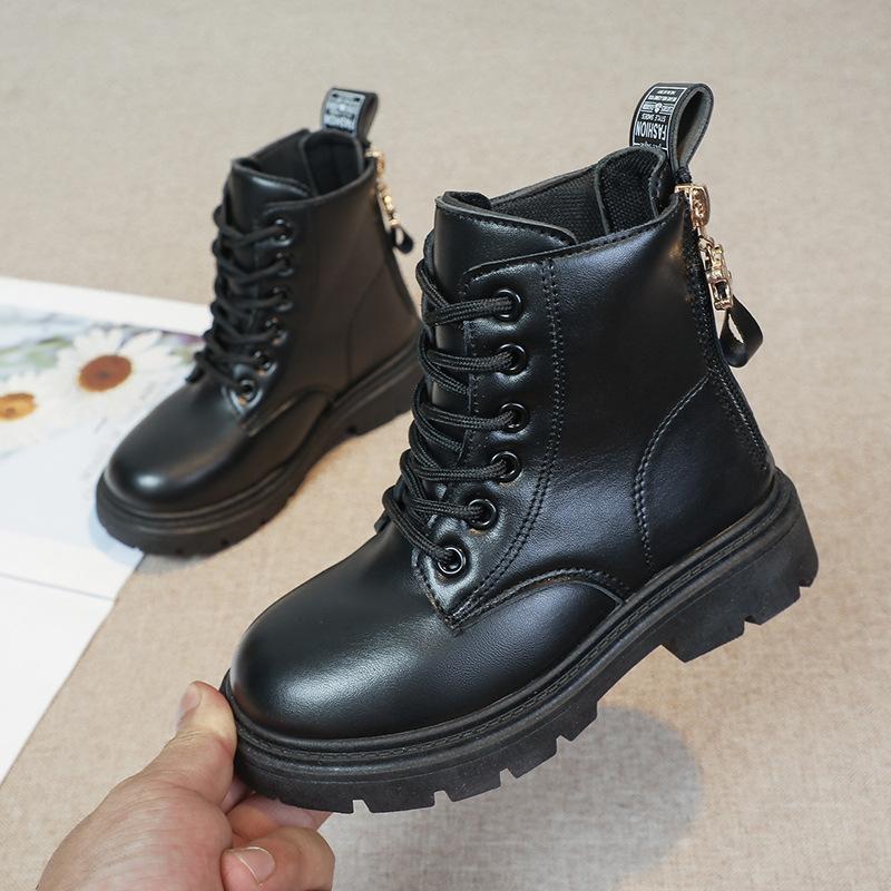 Jesienne i zimowe nowe dziecięce buty Martin, buty zamszowe dla chłopców, krótkie buty zamszowe dla chłopców, ciepłe dziewczęce buty skórzane z miękką podeszwą