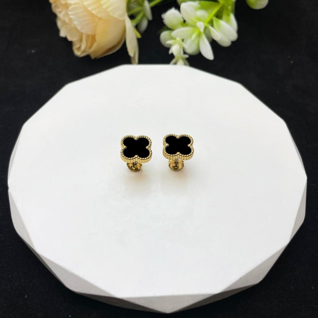 High -End Lucky Four -Leaf Earrings Luxury Versatile Earrings Fashion Women's Earrings Jewelry