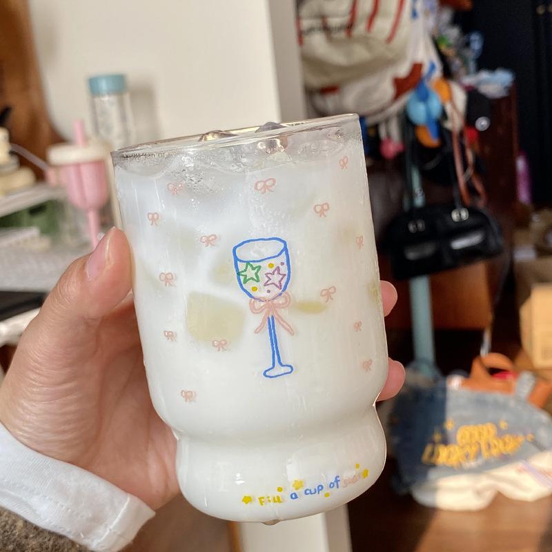 

Small Fresh, Cute Star Red Wine Glass High Borosilicate Water Cup, Simple Bow Coffee Cup Milk Breakfast 280ml