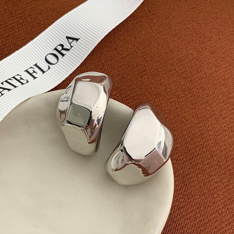 

Cool Style Metal Glossy Surface Irregular Earrings Ins Unique Minimalist Niche Style Design Sense Earrings Work Clothing Earrings for Women Silver
