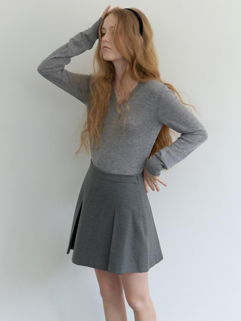 Liel Fond V-Neck Knit (Gray)