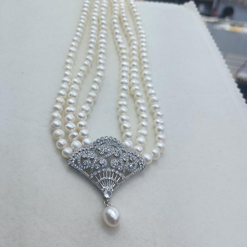 Zhuji Freshwater Pearl Necklace with Fan-shaped Pendant - Elegant, Retro, Versatile Women's Choker for Spring