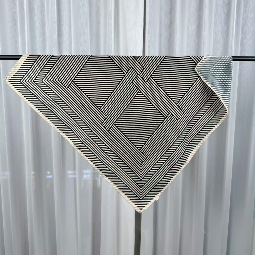 68x68cm Floral Velvet Scarf for Women Lightweight Square Scarves Elegant Spring/Summer Fashion Shawl Neckerchief Luxury