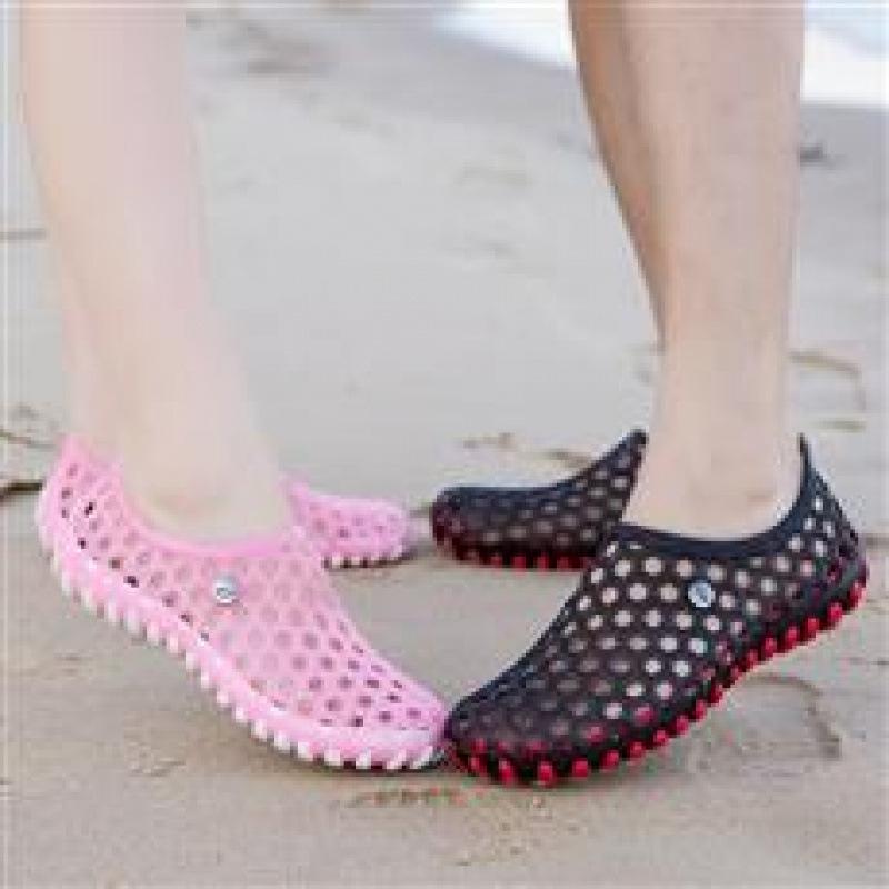 Sandals couple new mesh creek traceability summer wear non-slip fishing hole shoes men's wading beach shoes