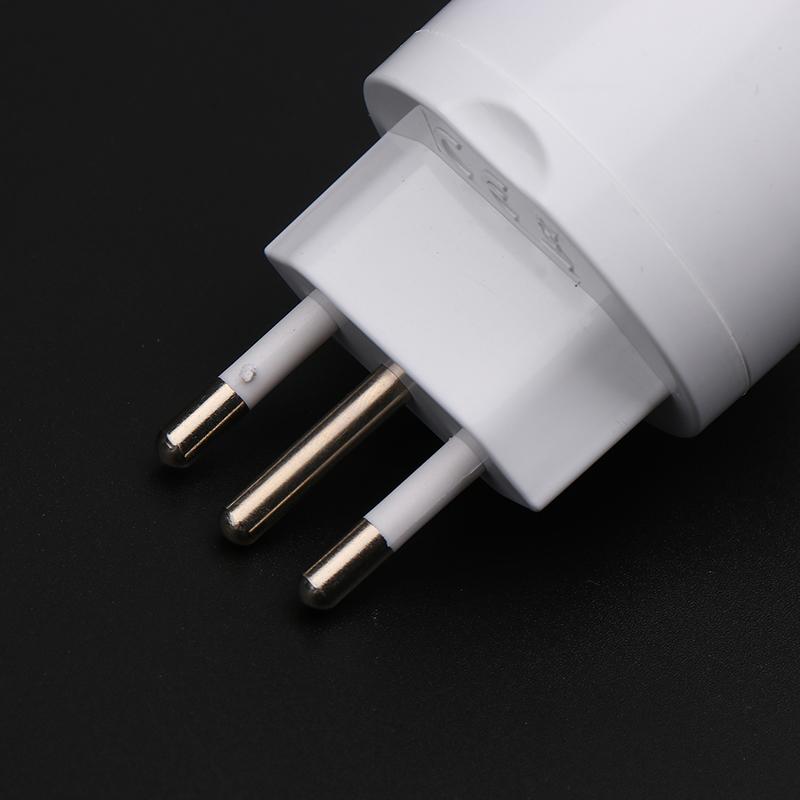 1 Stück AC 250V Netzstecker Europäischer Eu-Stecker nach Italien Standard-Netzadapterbuchse 10A Reisekonverter