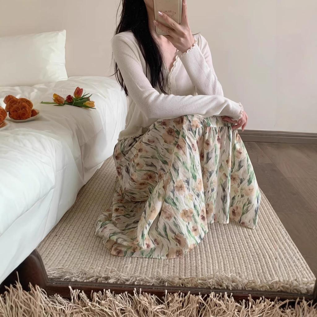 Qooth Sweet Pleated Floral Maxi Skirt with Pockets Full Flared Hem QT2905
