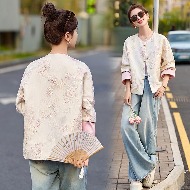 Retro Chinese Jacquard Frog Button Round Neck Jacket - Spring 2025 Collection