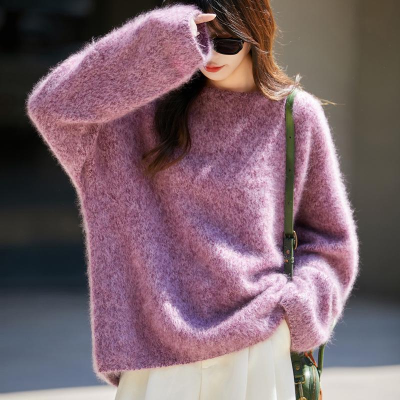 Women's Plush Wool Round Neck Sweater - Seamless, Thickened, Warm, and Versatile for Autumn and Winter.